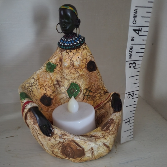African Woman Tealight Holder - Picture 3 of 9